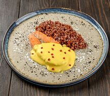 Семга под Пряным соусом с Красным рисом