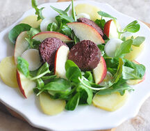 Salade tiède de boudins noirs aux deux pommes