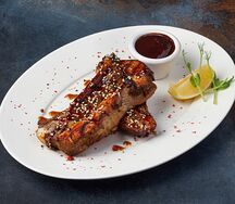 Свиные ребра BBQ, приготовленные в азиатском стиле