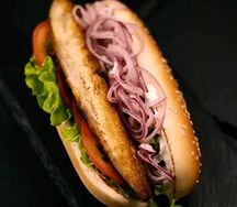 Хот-дог со скумбрией