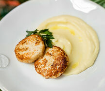 Котлеты из индейки с картофельным пюре