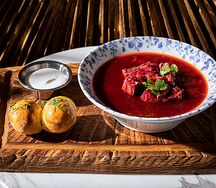 Борщ с пампушками