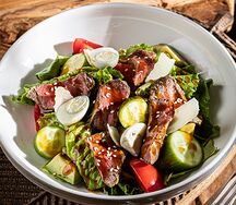 Теплый салат с телячьим ростбифом