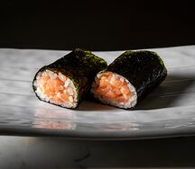 Hand ролл лосось