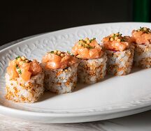 Краб с острым лососем