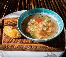 Уха домашняя с грибным пирожком