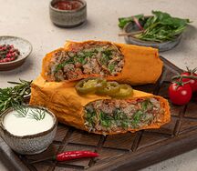 Шаурма куриная с халапеньо в сырном лаваше