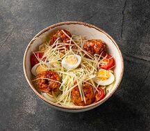 Салат Цезарь с креветками