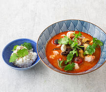 Том ям с морепродуктами