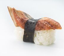 Суши нигири с угрём