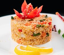 Тяхан с куриным филе и овощами