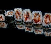 Маки с угрем