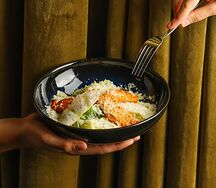 Цезарь с цыпленком карри