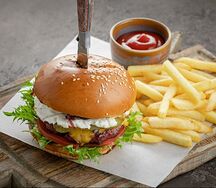Бургер Banker с картофелем фри
