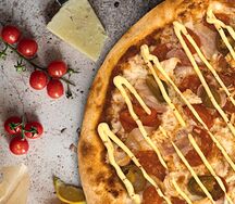 Пицца Мясная с медово-горчичным соусом 25 см