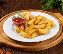 Картофель по-деревенски с соусом