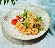 Салат цезарь с креветками