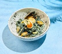Черные спагетти с морепродуктами