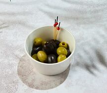 Оливки и маслины