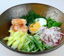 Окрошка с креветками
