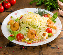 Салат Цезарь с креветками