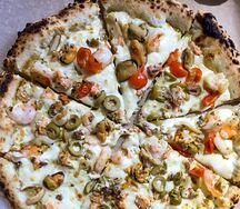 Пицца Империя с морепродуктами