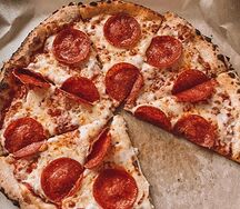 Пицца пепперони