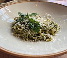 Паста в соусе песто