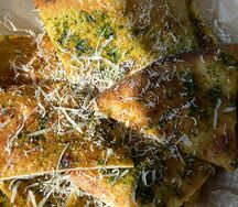 Фокача с соусом песто