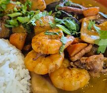 Карри с морепродуктами и ананасом 