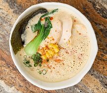 Сырный рамен с куриной грудкой