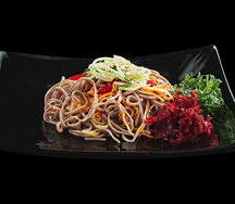 Лапша гречневая с овощами