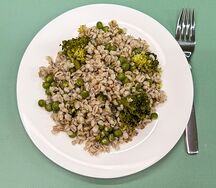 Перловка с овощами