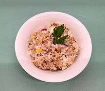 Салат с консервированной рыбой