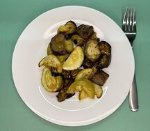 Кабачки с баклажанами в соусе Чили