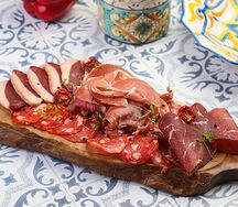 Мясные деликатесы Салуми