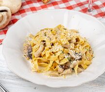 Тальятелле с цыпленком и грибами