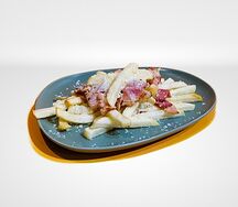 Картофель фри с беконом и пармезаном