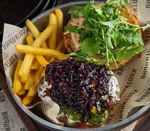 Фирменный бургер Коптильня