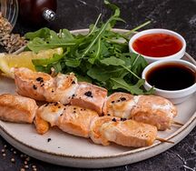 Шашлычок из лосося и креветок