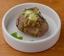 Запеченный картофель с горгонзолой