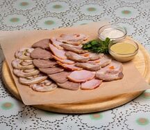 Нарезка мясная