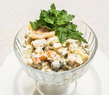 Оливье по-домашнему с форелью