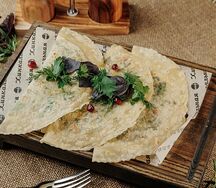 Кутабы с зеленью и сыром