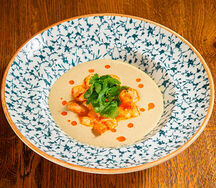 Сациви с креветками и манго