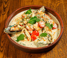 Шкмерули с морепродуктами