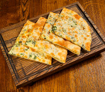 Хачапури с сыром и шпинатом