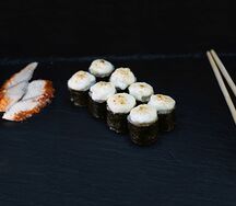 Запеченные хосомаки с угрем