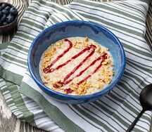 Овсяная каша с ягодным кремю