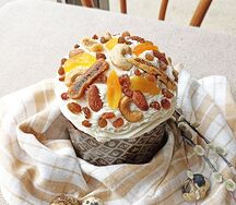 Кулич с орехами большой